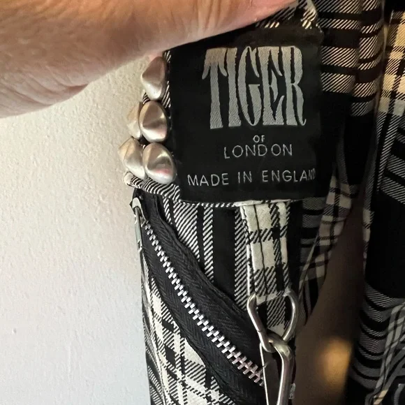 Tiger of London 32”x32” black and white plaid zip bondage pants. - Picture 8 of 10